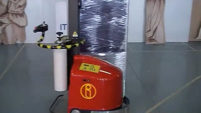 COSMO – il robot avvolgipallet che anticipa il futuro e che ogni pallet stava aspettando